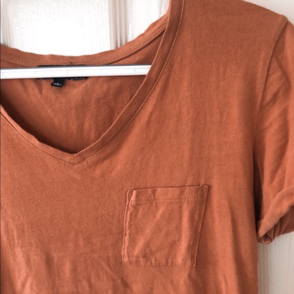 rust colored basic t-shirt - Picture 1 of 3